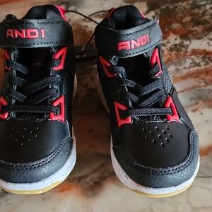 AND1 Kids Sneakers in Black and Red